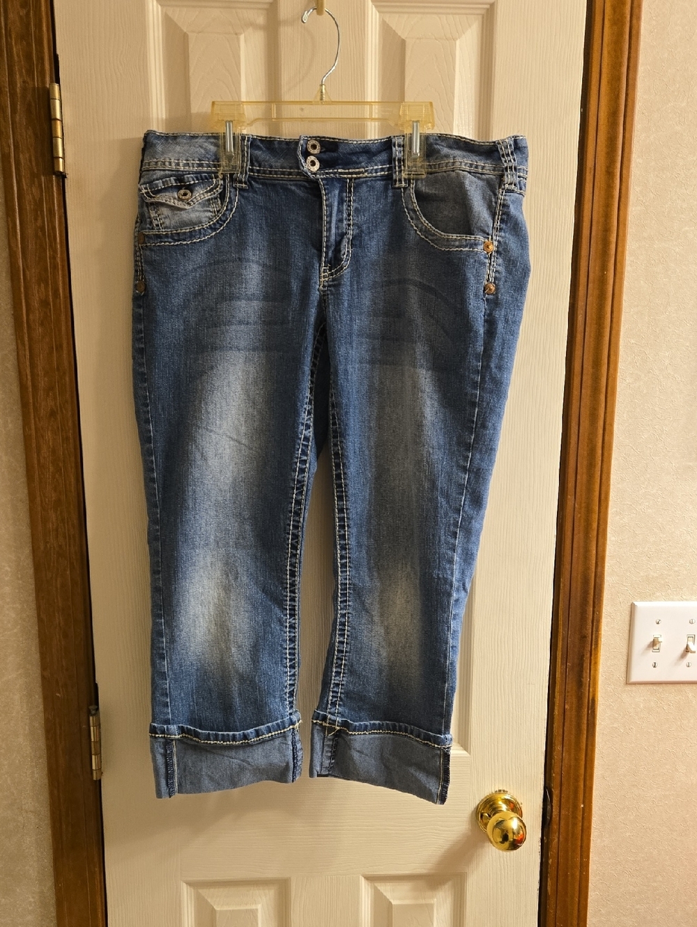 Angels Capris Size 15